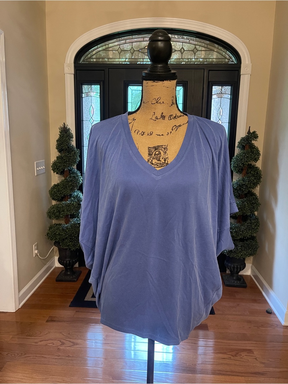 Chico's Periwinkle Blue Short Sleeve Batwing Spring Summer Shirt Blouse Size 3